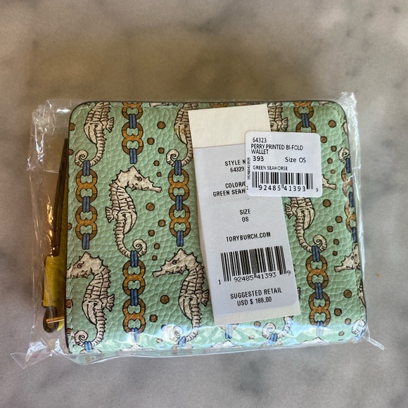 Tory Burch🎉Host Pick🎉 Perry Printed Bi-Fold Wallet - Picture 4 of 5